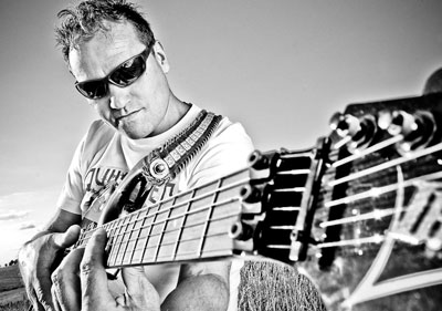 Dariusz Dwigaa (gitara)